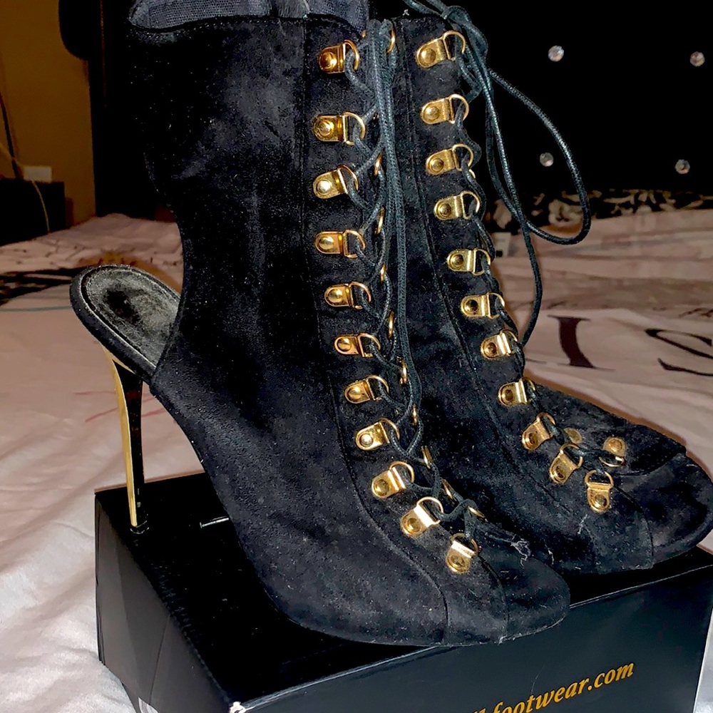 Open heel and toe boots